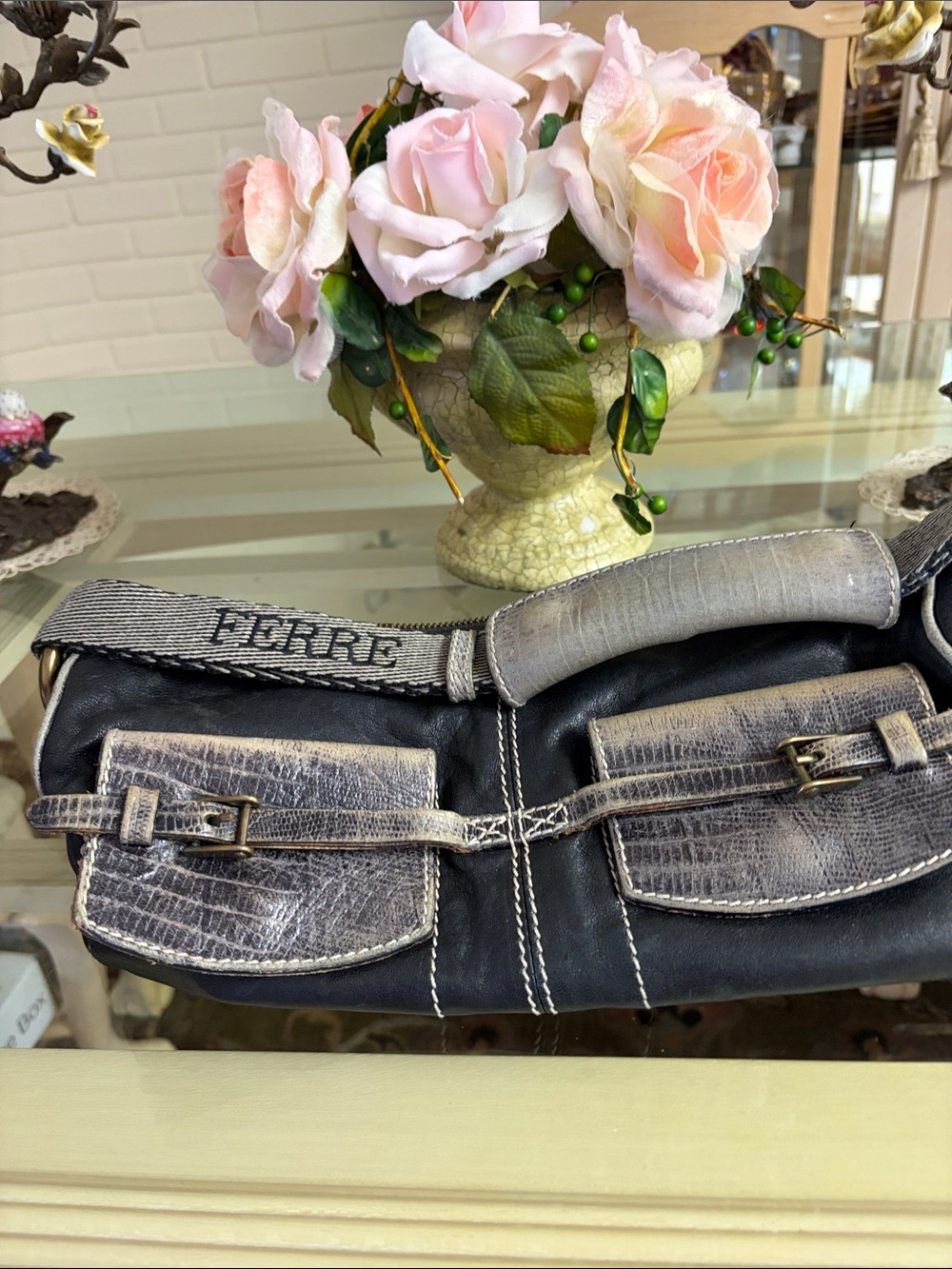 FERRE purse soft leather woman’s purse
Purpose distressed look for any occasion - Picture 2 of 4